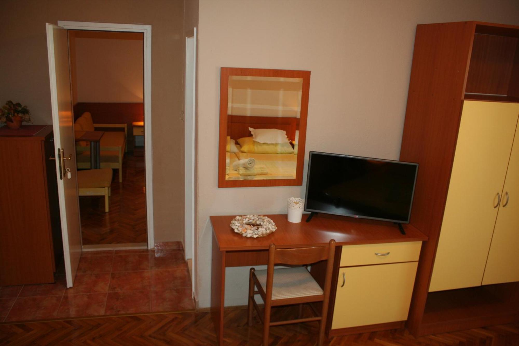 Rooms & Apartments Villa Anka Tučepi Quarto foto